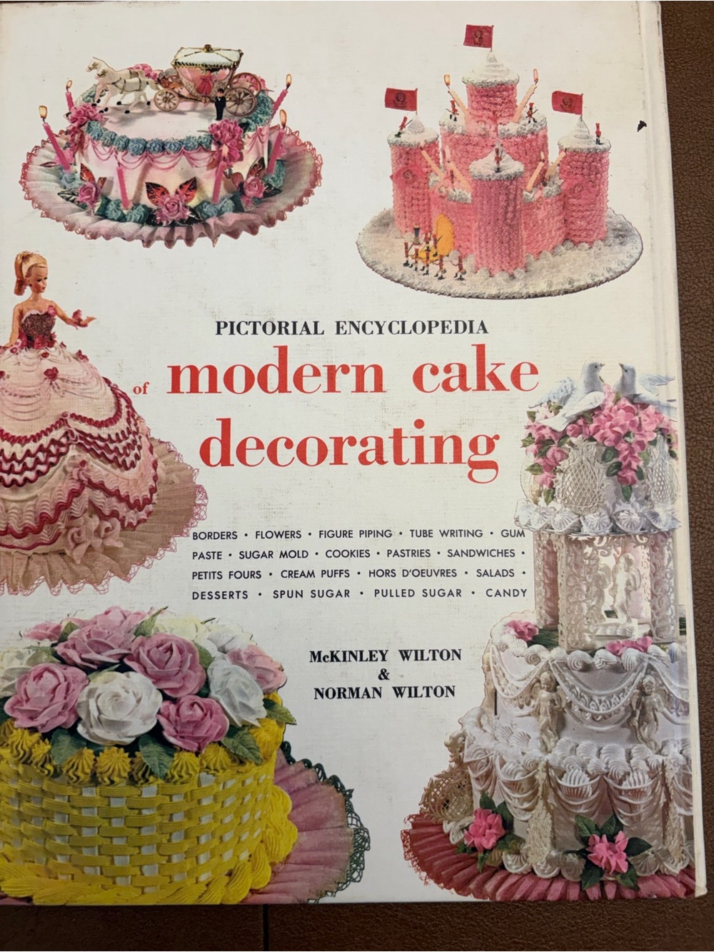 Vintage Cookbook - Wilton Pictorial Encyclopedia of Modern Cake Decorating 1965